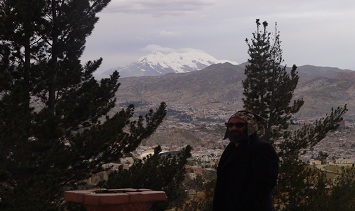 Mondaca con Illimani