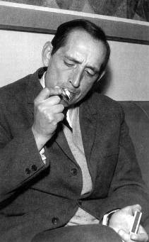 delibes_fumando